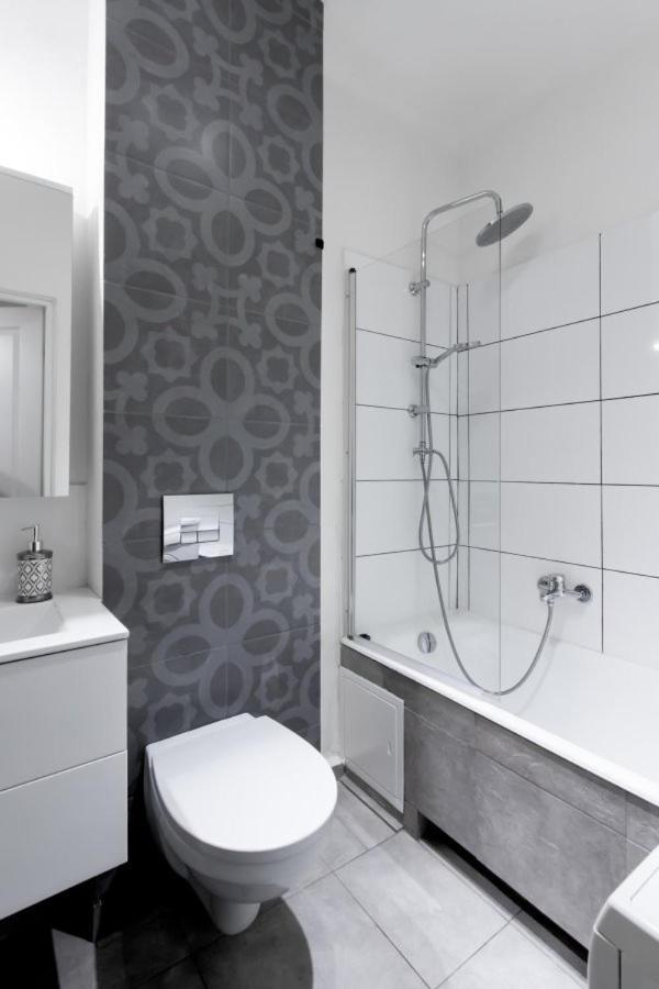Clicktheflat Avenue Place Apart Rooms Варшава Екстериор снимка