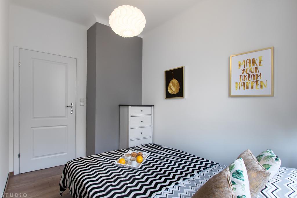 Clicktheflat Avenue Place Apart Rooms Варшава Екстериор снимка